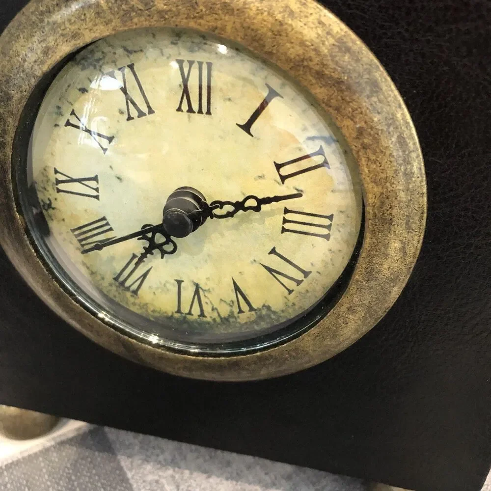 Vintage Tianguan Quartz Wood Clock W/Door Classic Wooden